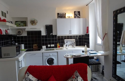 Le Suquet Apartment | Luxury Apartment in a great location in Cannes close to all amenities.