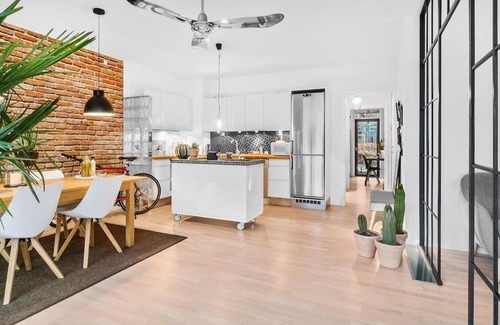 Sydhavnen Apartment | Luxury apartment in city center with canal view!