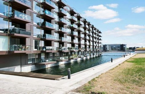 Sydhavnen Apartment | Luxury apartment in city center with canal view!