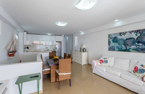 Melenara Apartment | Luxury apartment in front of the beach.