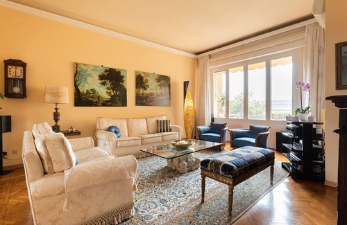 Santa Croce House | Luxury apartment next to the river