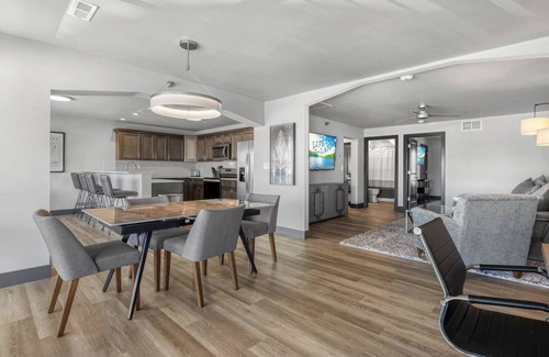 Lake Ozark Apartment | Luxury Apartment on the Bagnell Dam Strip (Strip View)