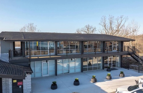 Lake Ozark Apartment | Luxury Apartment on the Bagnell Dam Strip (Strip View)