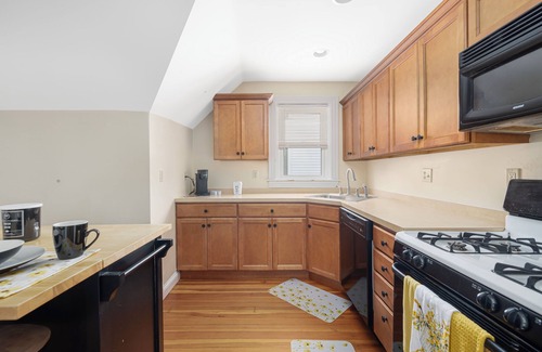 Blackstone Apartment | Luxury Apartment on the East Side!