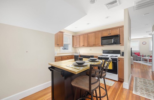Blackstone Apartment | Luxury Apartment on the East Side!