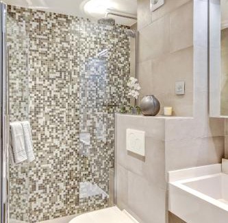 2nd Arrondissement Apartment | Luxury Apartment Paris Louvre