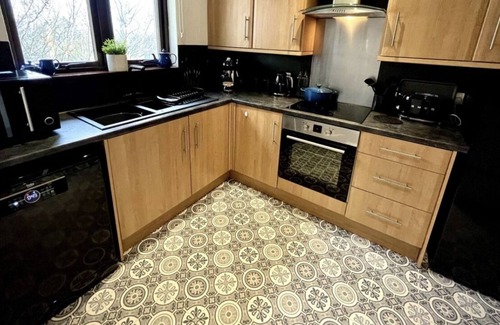 Balloch Apartment | Luxury apartment, private parking, 15mins- Culloden battlefield, 20- Loch Ness