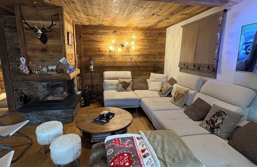 Les Allues Apartment | Luxury apartment with jacuzzi & sauna - Prestige holidays in Meribel