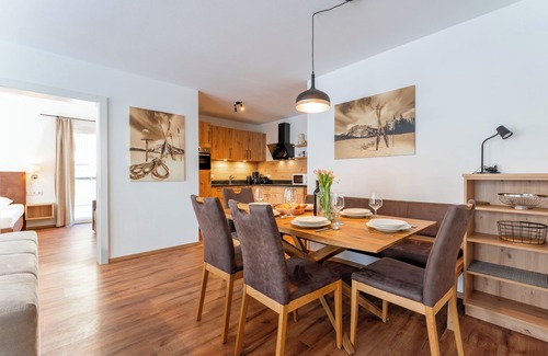 Kaprun Apartment | Luxury Apartment with a garden near the glacier