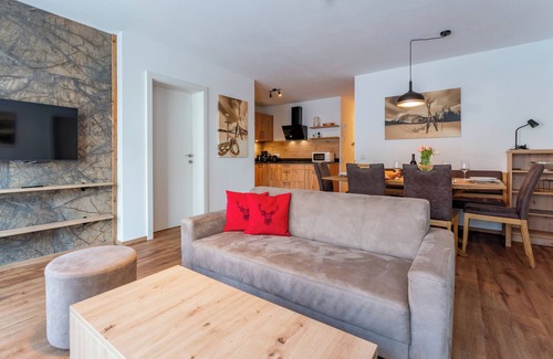Kaprun Apartment | Luxury Apartment with a garden near the glacier