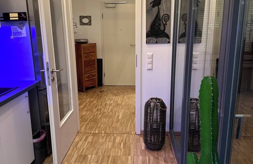 Fuerth Apartment | Luxury apartment with eat-in kitchen, garden & terrace