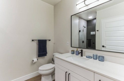 City Park West Apartment | Luxury Apartment with Pool, Gym & Central location