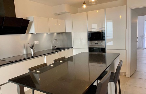 Meze Apartment | Luxury Apartment with Terrace Lagoon View, 2 Bedrooms and WIFI - Mèze