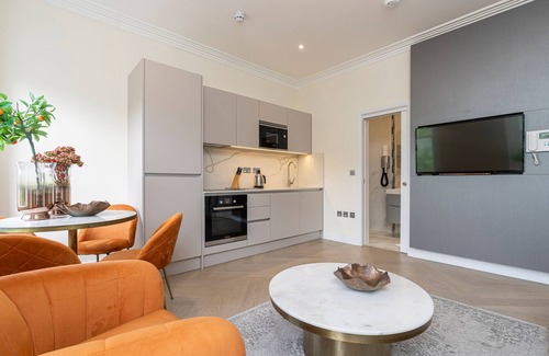 Brompton & Hans Town Apartment | Luxury Apartments Near Harrods and the Science Museum