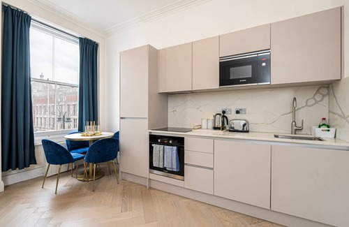 Brompton & Hans Town Apartment | Luxury Apartments Near Harrods and the Science Museum