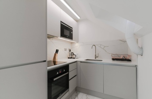 Brompton & Hans Town Apartment | Luxury Apartments Near Harrods and the Science Museum