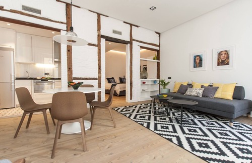Chueca Apartment | Luxury Aprt. Trendy Chueca, Madrid Center, Walk to Museums, Plazas and Gran Via