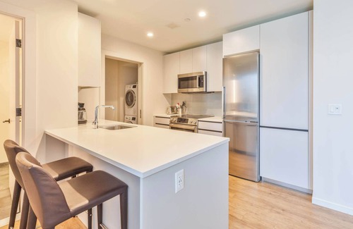 Seaport District Apartment | Luxury Apt Steps to Shops and Restaurants