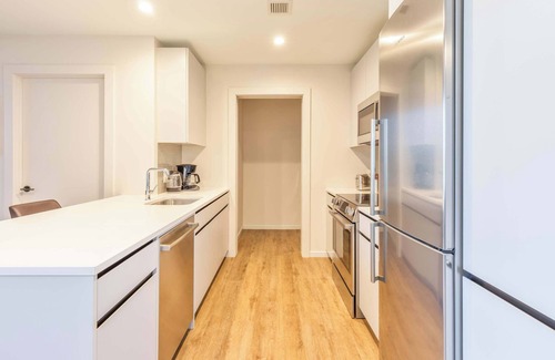 Seaport District Apartment | Luxury Apt Steps to Shops and Restaurants