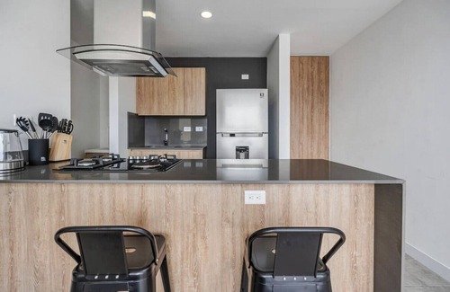 La Aguacatala Apartment | Luxury Apt w/balcony & city view AC in El Poblado
