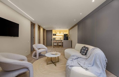 Envigado Apartment | Luxury Apt with private Bathtub-Terrace&fast WiFi