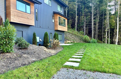 Asheville Apartment | Luxury Asheville Studio with Great Blue Ridge Mountain Views!