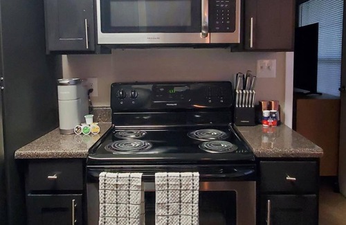 North Druid Hills House | Luxury Atlanta getaway*King bed*SmartTV*Wi-fi*Pool