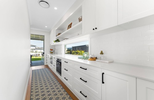 Banksia Beach House | Luxury Australian Hamptons Waterfront Holiday Home With Pontoon