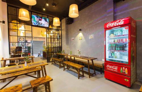 Hang Trong Hotel | Luxury Backpakers Hotel