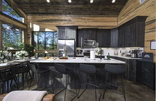 Pickens Cabin | Luxury Basecamp: Fire Pit, Games, Close to Trails