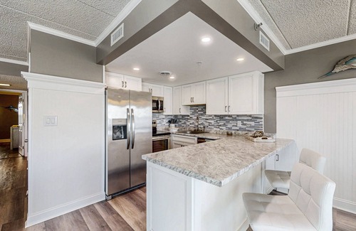 Ocean City Condo | Luxury - bay view condo with balcony, pool, W/D, AC & a short walk to the beach