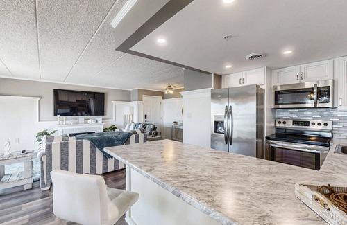 Ocean City Condo | Luxury - bay view condo with balcony, pool, W/D, AC & a short walk to the beach