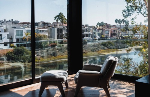 Marina Peninsula House | Luxury Beach and Canal Front Home in Venice