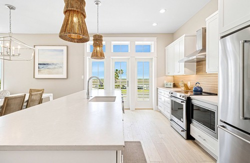 Cinnamon Shore Condo | Luxury Beach Condo at Cinnamon Shore Beside Restaurants+Shops+Amenities