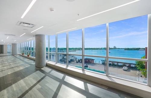 Hollywood Lakes Condo | Luxury Beach Condo with Partial Ocean View -CS15
