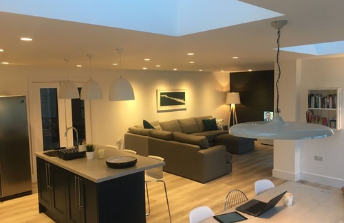 East Wittering House | Luxury Beach House in The Witterings with Hot Tub