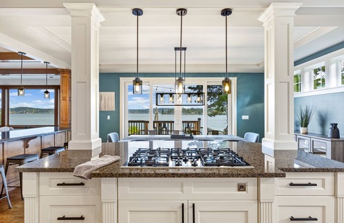 Erlands Point-Kitsap Lake House | Luxury Beach House & Apartment, Hot Tub, Kayaks, Fire Pits, Game Room