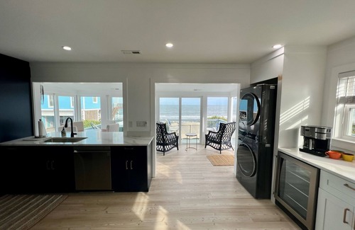 Folly Beach House | Luxury Beachfront Cottage w/Hot-Tub Pet Friendly