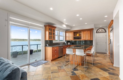 Camano Island House | Luxury Beachfront Retreat w/Hot Tub, Fireplaces, Patio, Easy Beach Access