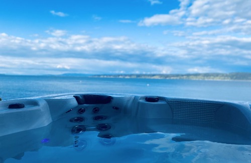 Camano Island House | Luxury Beachfront Retreat w/Hot Tub, Fireplaces, Patio, Easy Beach Access