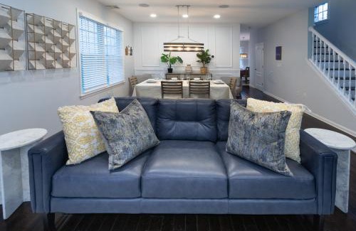 Atlantic City House | Luxury Beachside Vacation Getaway - OceanView, Movie Theatre, Mini Golf