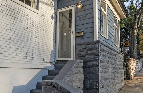 Forest Park House | Luxury BOHO Highland Park Townhouse