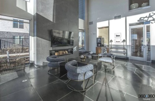 Fort Worth Apartment | Luxury Boho | Luxury Pool | 15 min to Downtown