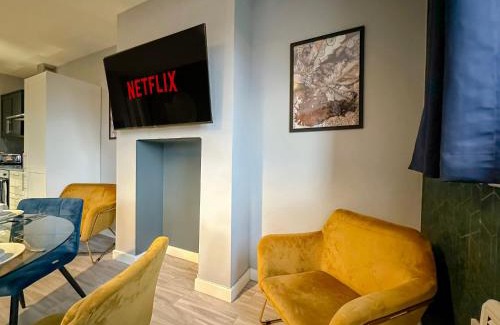 Richmond-upon-Thames Apartment | Luxury Boutique Apartments Block Free Street Parking