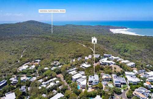 Sunshine Beach House | Luxury & Breathtaking Views for Families