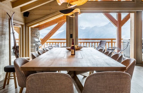 Les Eucherts Ski Chalet | LUXURY CHALET WITH SPA
