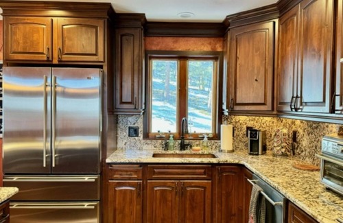 Allenspark House | Luxury Cabin Backs Nat'l Forest– 5 Min to RMNP Wild Basin: Hike, Fish, Wildlife!