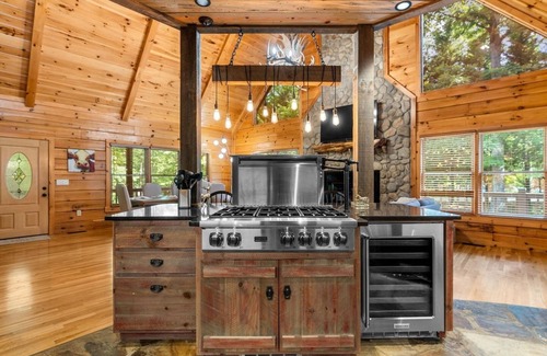Morganton Cabin | Luxury Cabin by the Lake in the Mountains of GA - Now with High-Speed STARLINK!