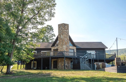 Fort Valley House | Luxury Cabin Getaway in the Blue Ridge Mountains