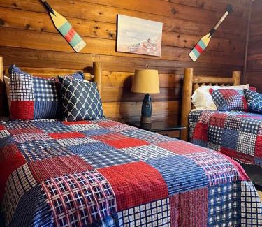 Walnut Mountain Apartment | Luxury Cabin HotTub, Hiking, Fire Pit, Game Room